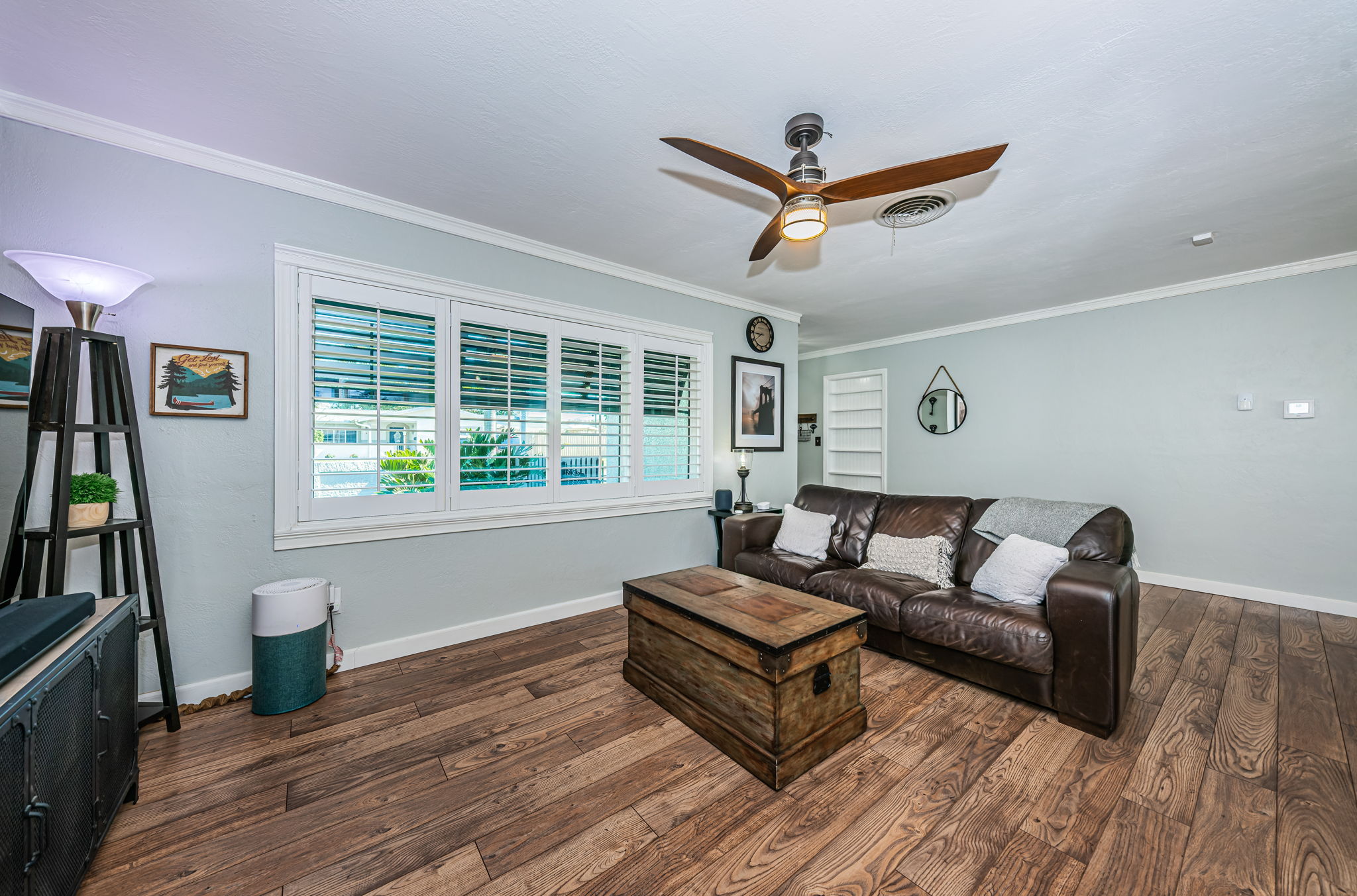 Living Room1-2