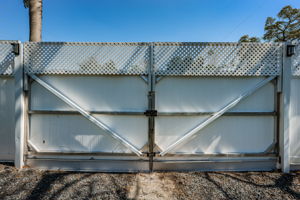 Backyard8 Gate