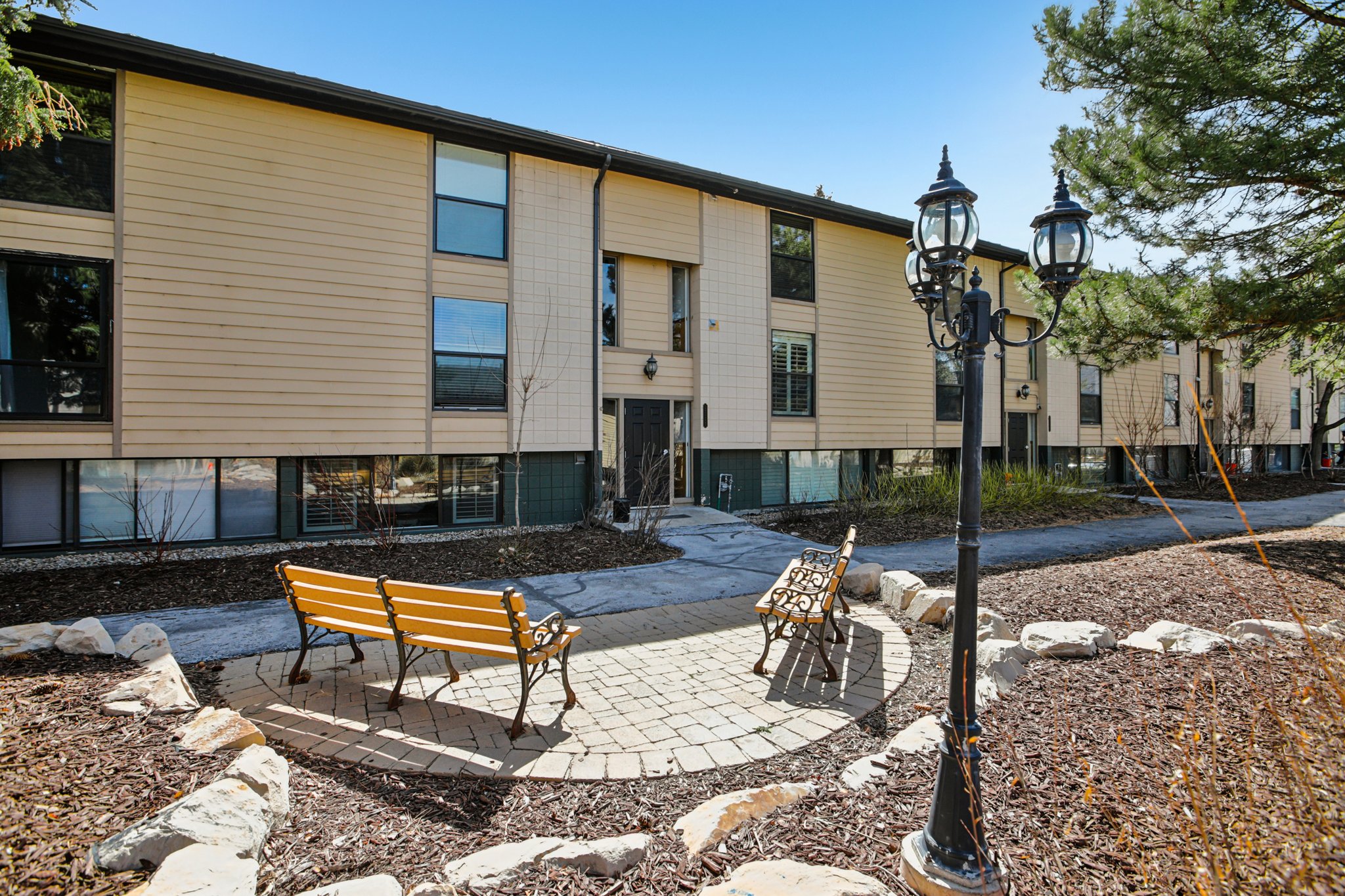 Deer Valley Dr-S2203-003.jpg