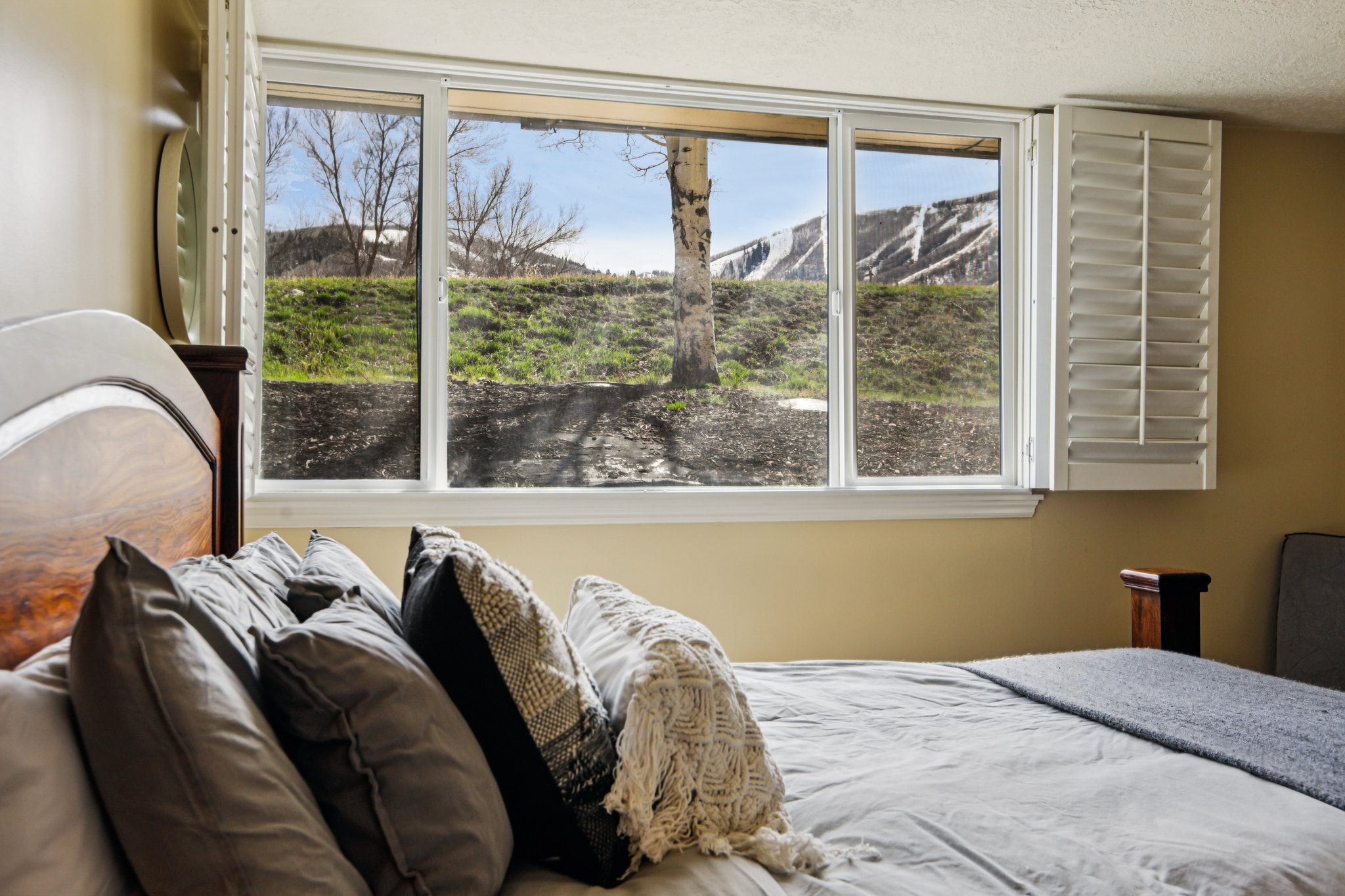 Deer Valley Dr-S2203-044.jpg