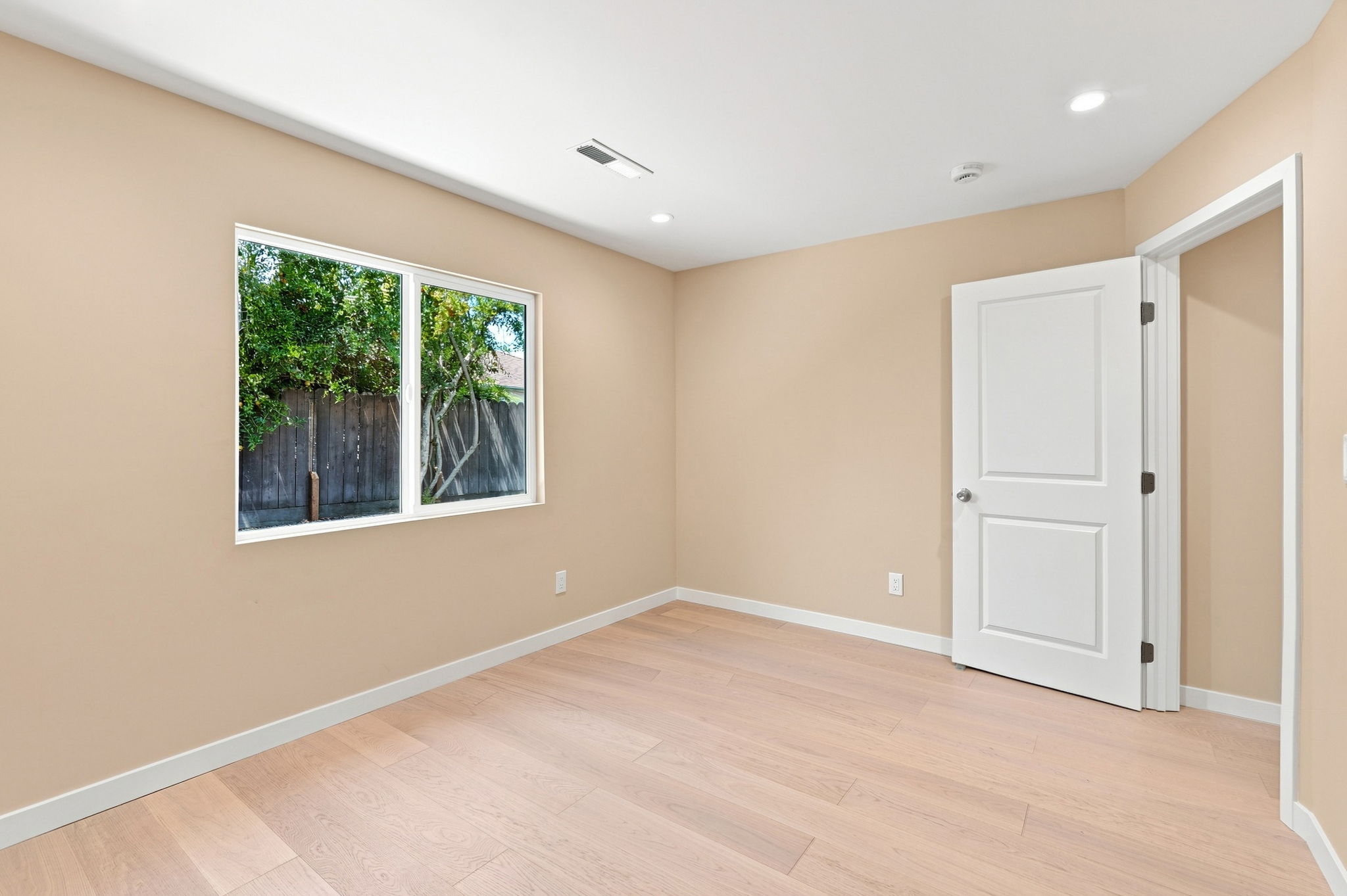 020_F8_1150 Kiely Blvd