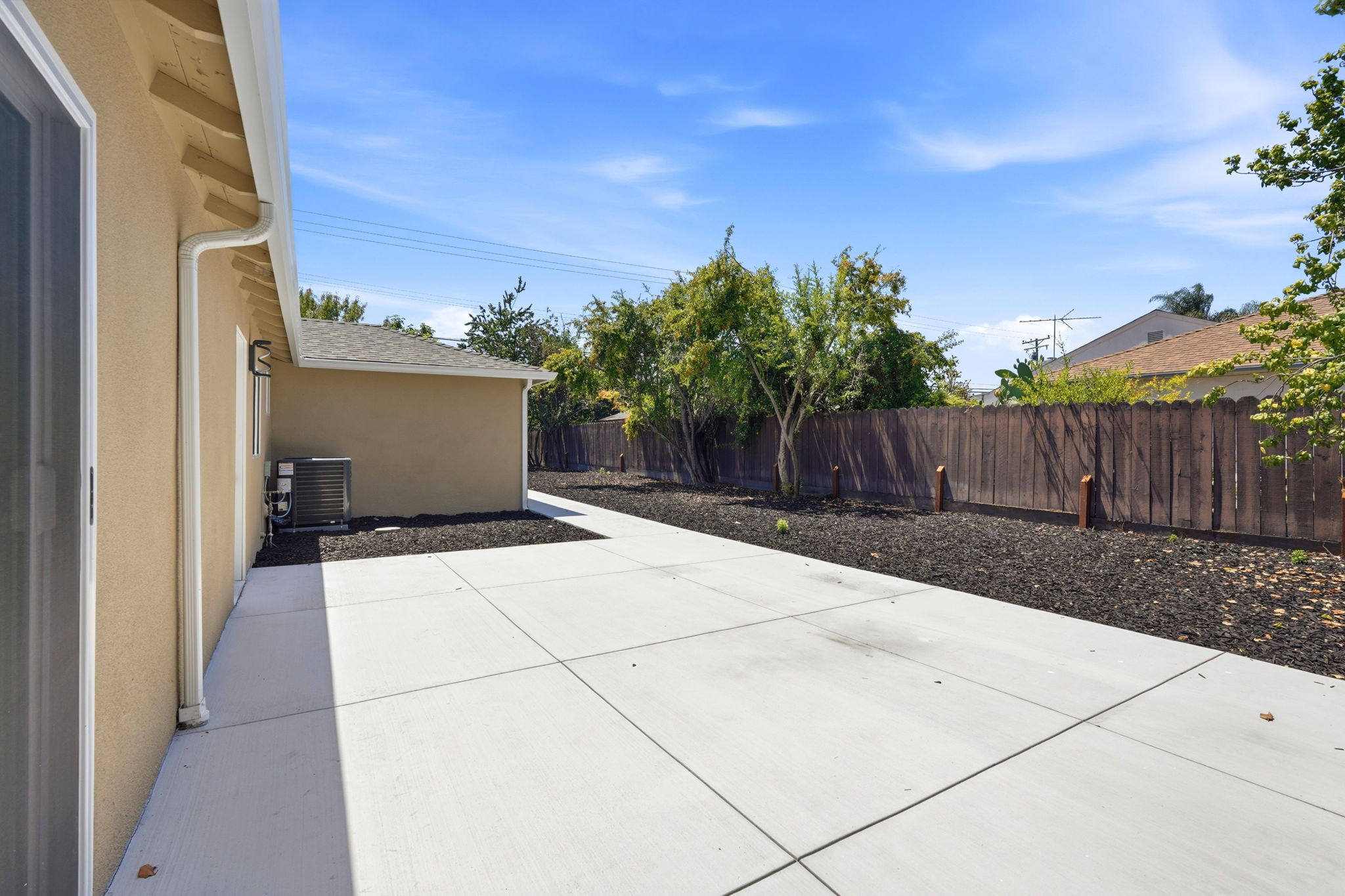 036_F8_1150 Kiely Blvd
