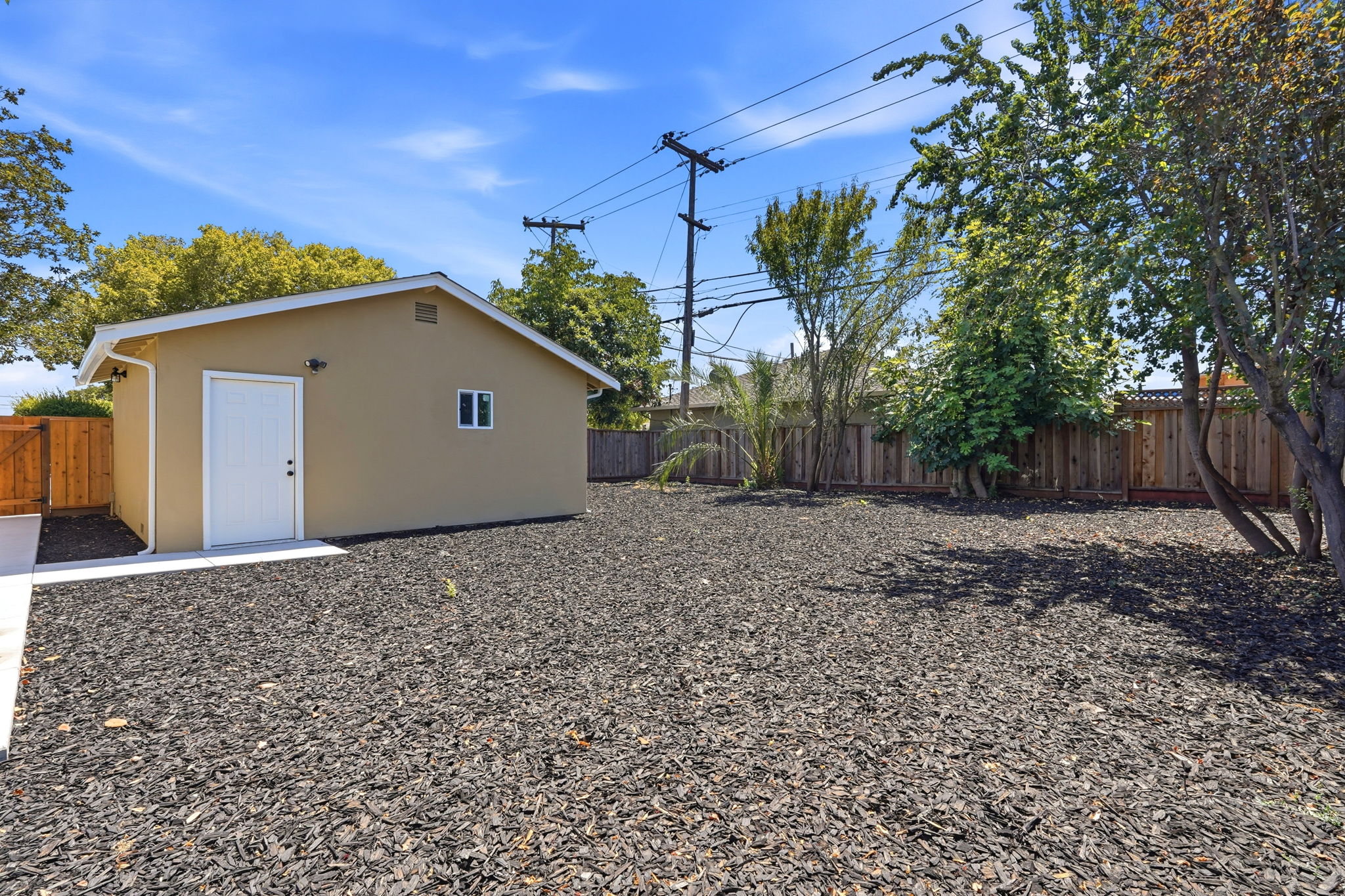 039_F8_1150 Kiely Blvd