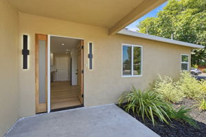 005_F8_1150 Kiely Blvd