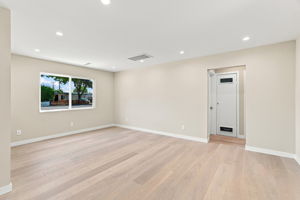 013_F8_1150 Kiely Blvd