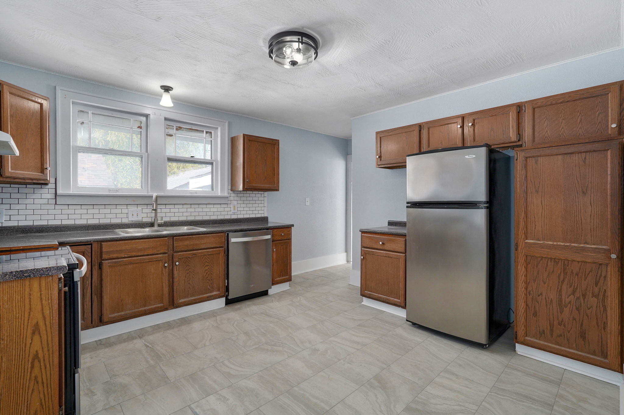 1150 S Kimbrough Ave-11