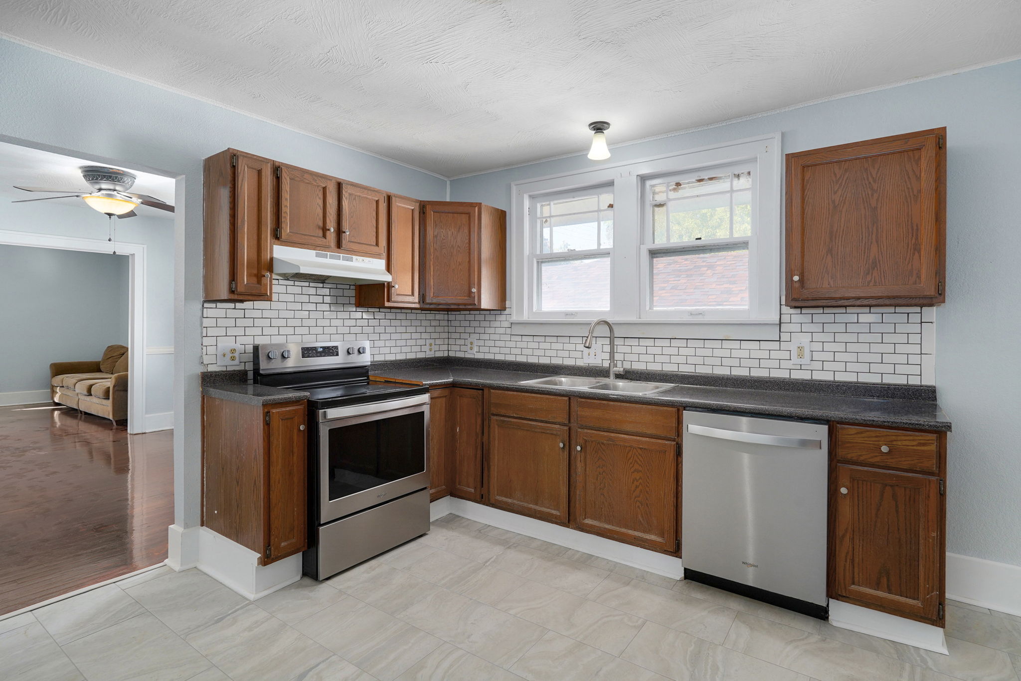 1150 S Kimbrough Ave-12