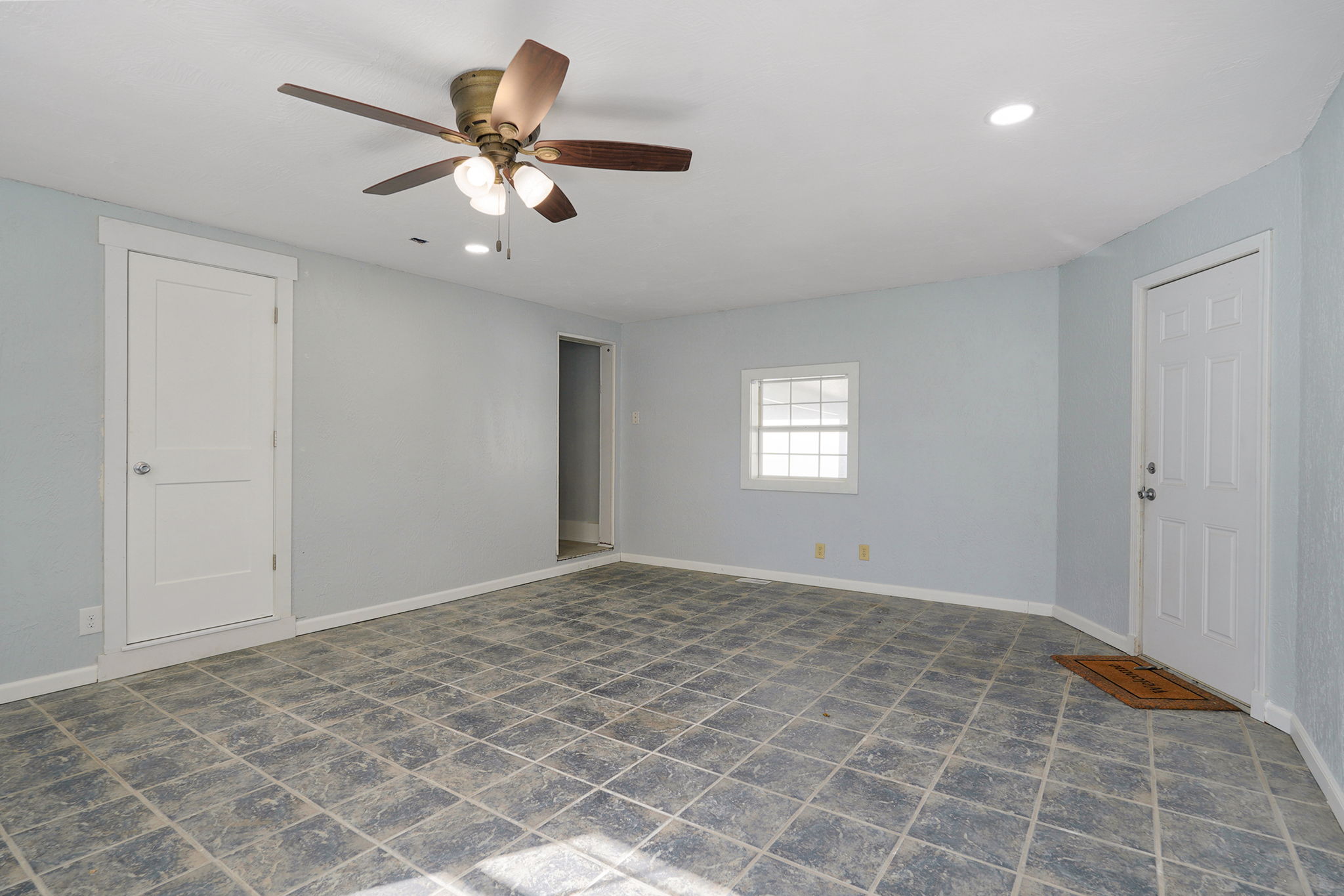 1150 S Kimbrough Ave-20