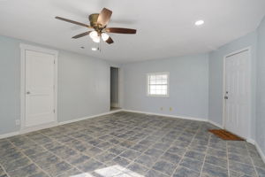 1150 S Kimbrough Ave-20