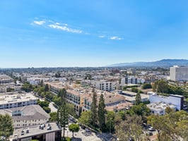 San Vicente Blvd 214-037.jpg