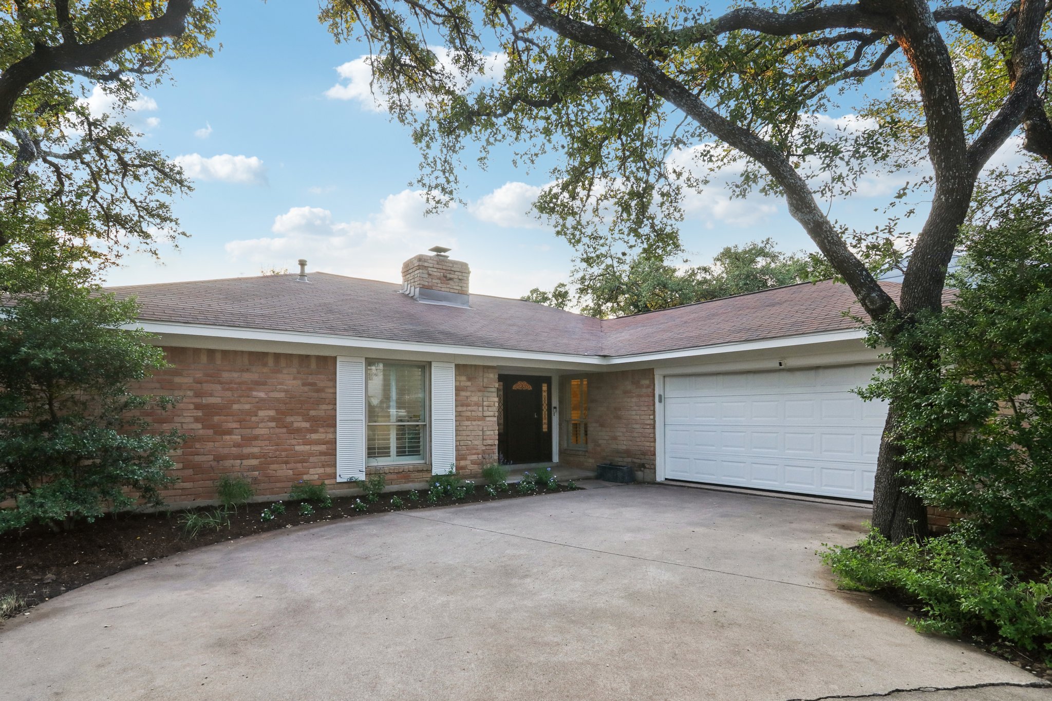 Sterlinghill Dr-S0808-002.jpg