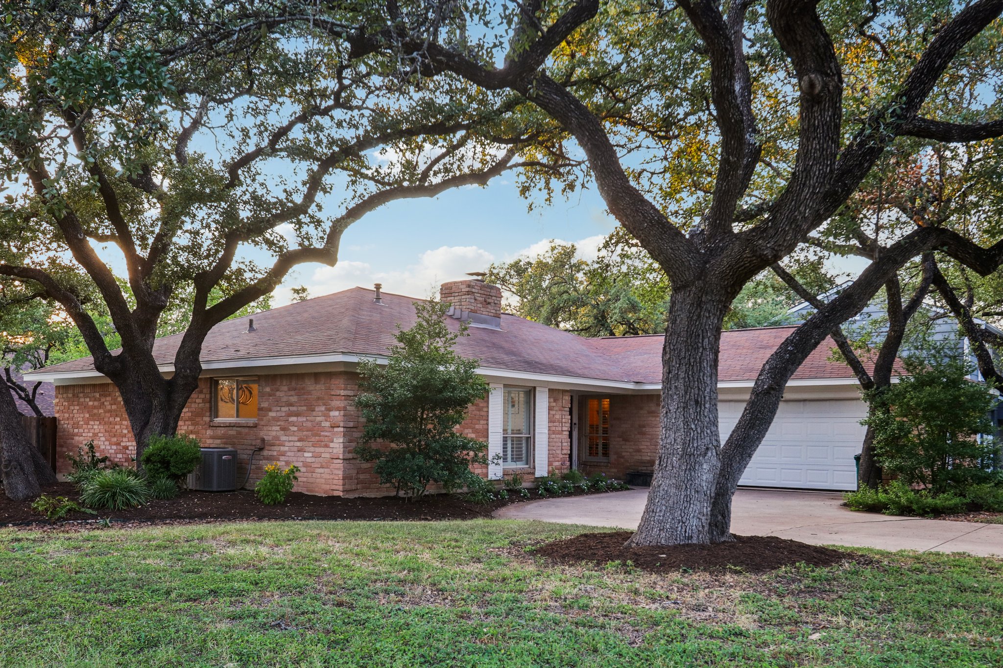 Sterlinghill Dr-S0808-006.jpg