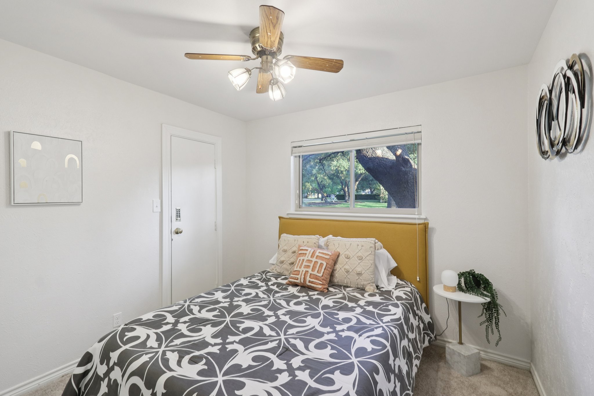 Sterlinghill Dr-S0808-039.jpg