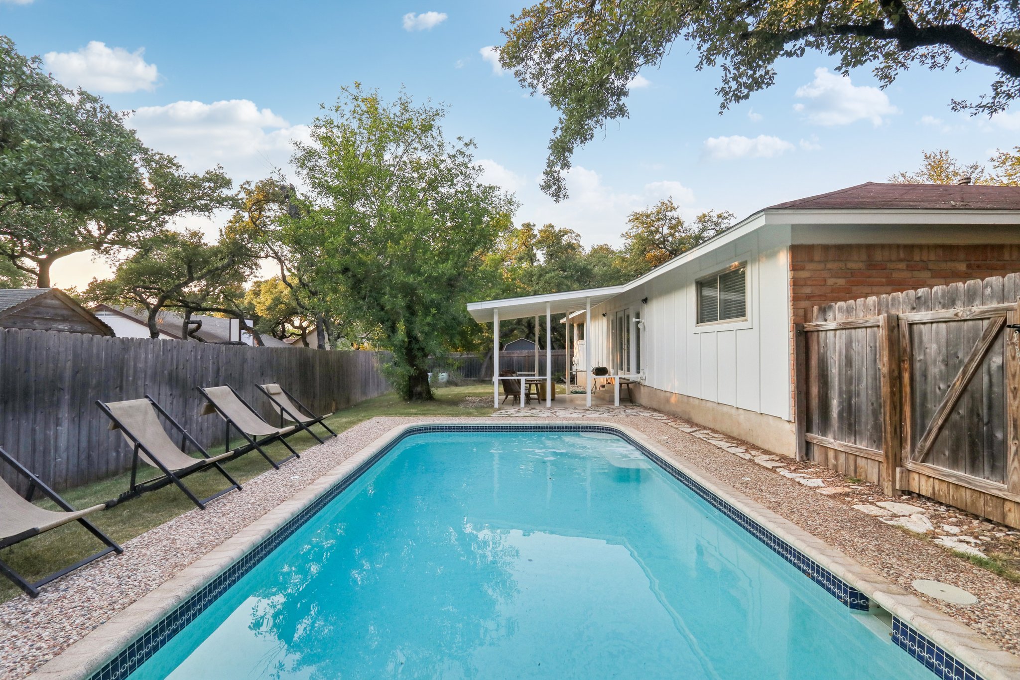 Sterlinghill Dr-S0808-046.jpg