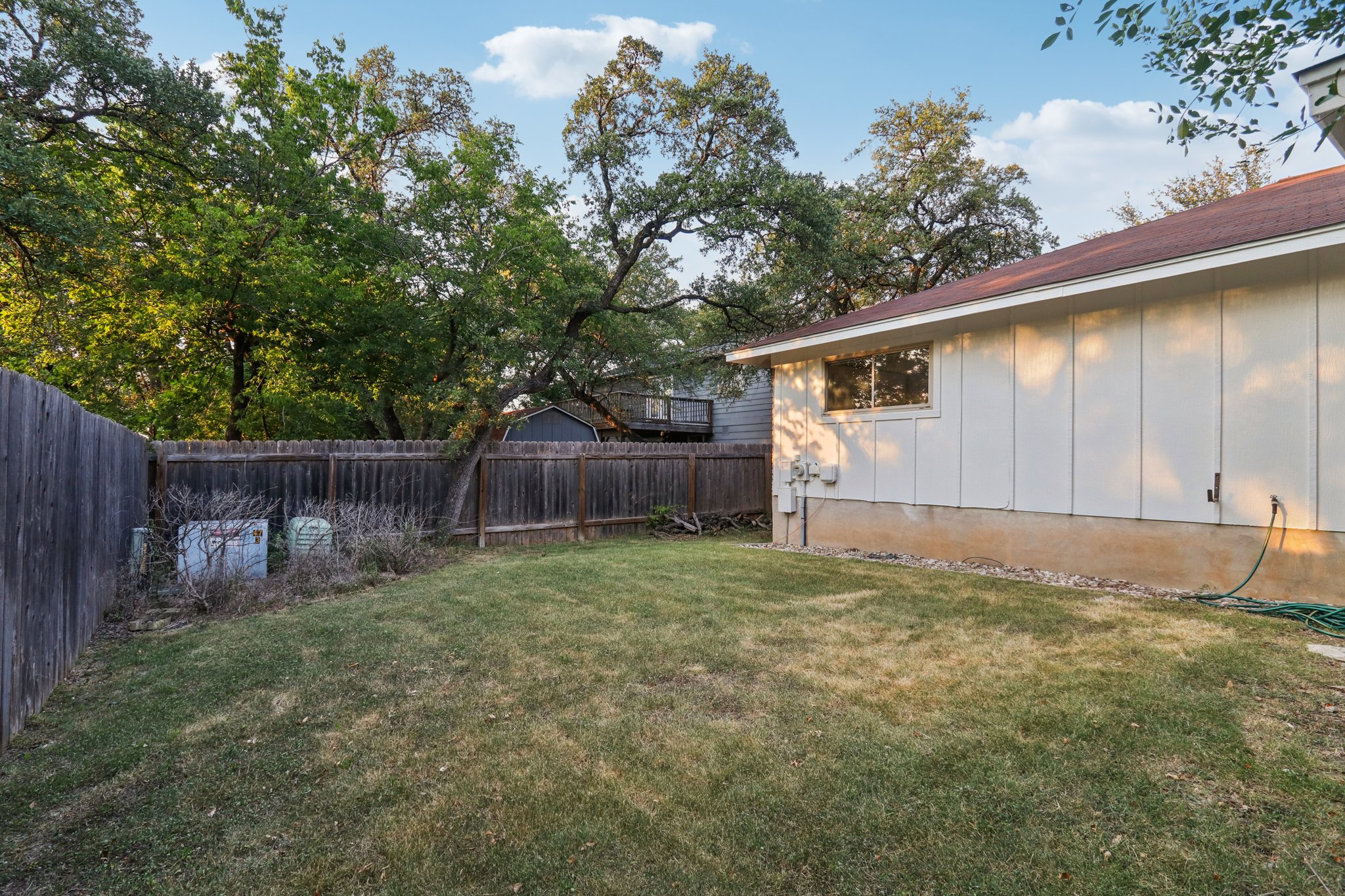 Sterlinghill Dr-S0808-049.jpg