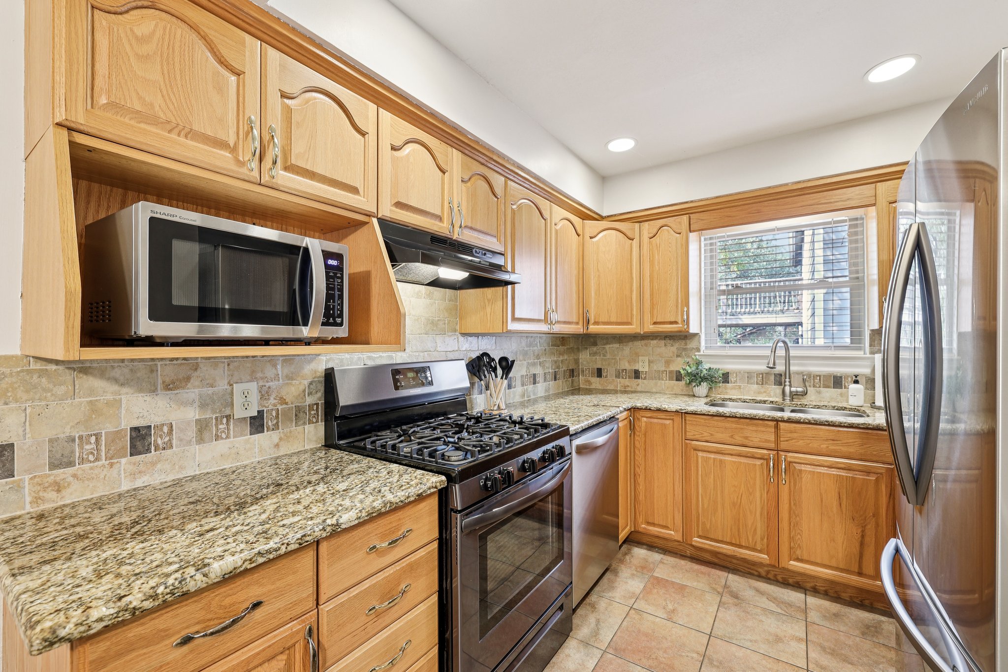 Sterlinghill Dr-S1809-1-019.jpg