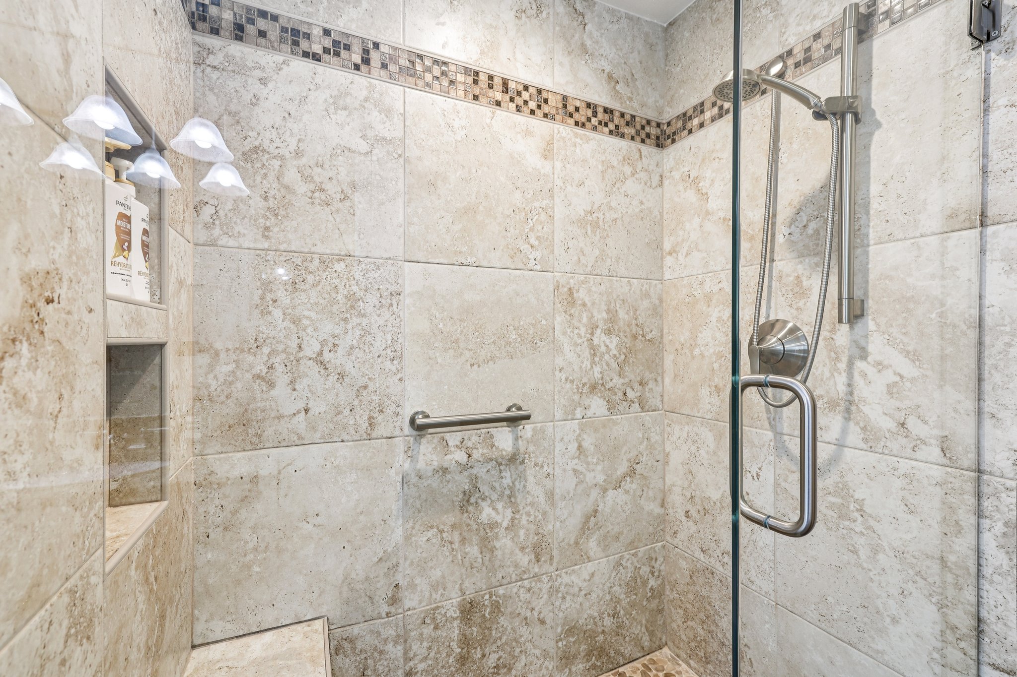 Sterlinghill Dr-S1809-1-030.jpg