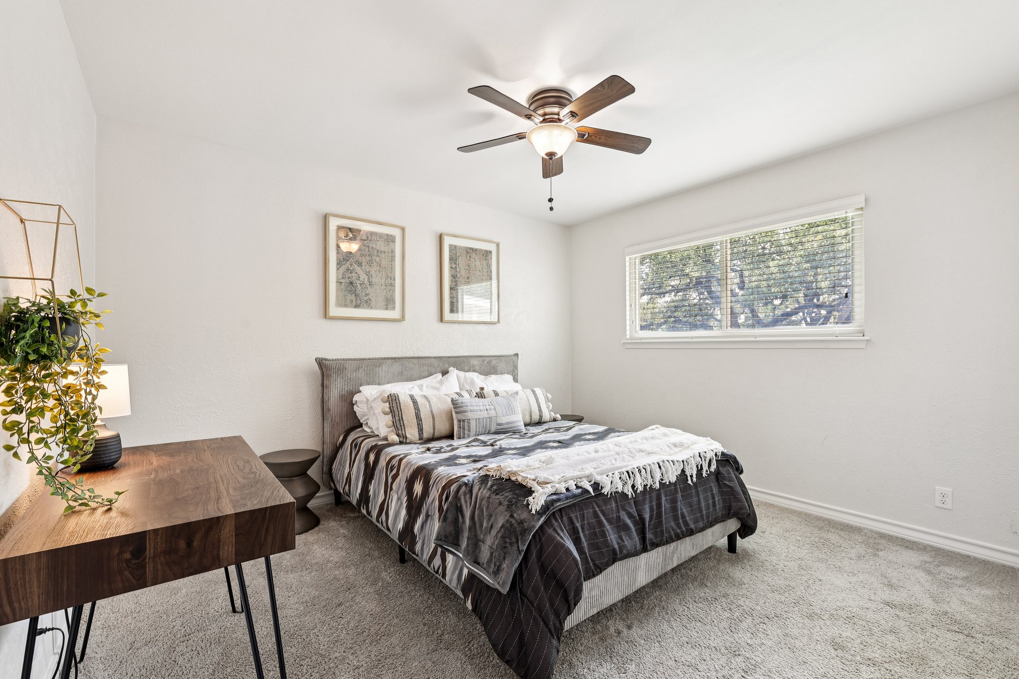 Sterlinghill Dr-S1809-1-032.jpg