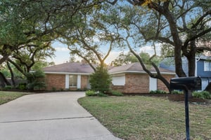 Sterlinghill Dr-S0808-001.jpg