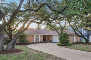 Sterlinghill Dr-S0808-003.jpg