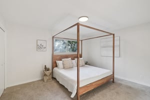 Sterlinghill Dr-S0808-027.jpg