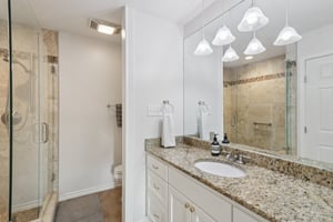 Sterlinghill Dr-S0808-031.jpg