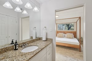 Sterlinghill Dr-S0808-033.jpg