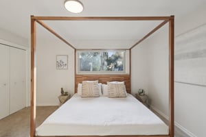 Sterlinghill Dr-S0808-035.jpg