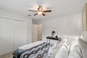 Sterlinghill Dr-S0808-038.jpg