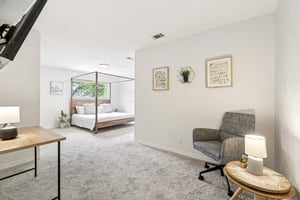 Sterlinghill Dr-S1809-1-023.jpg