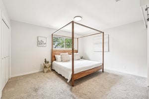 Sterlinghill Dr-S1809-1-025.jpg