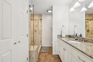 Sterlinghill Dr-S1809-1-028.jpg