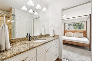 Sterlinghill Dr-S1809-1-031.jpg