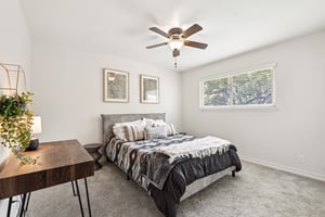 Sterlinghill Dr-S1809-1-032.jpg