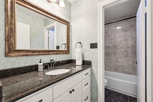 Sterlinghill Dr-S1809-1-034.jpg