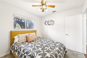 Sterlinghill Dr-S1809-1-037.jpg