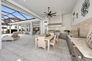 Outdoor Kitchen - Dining
