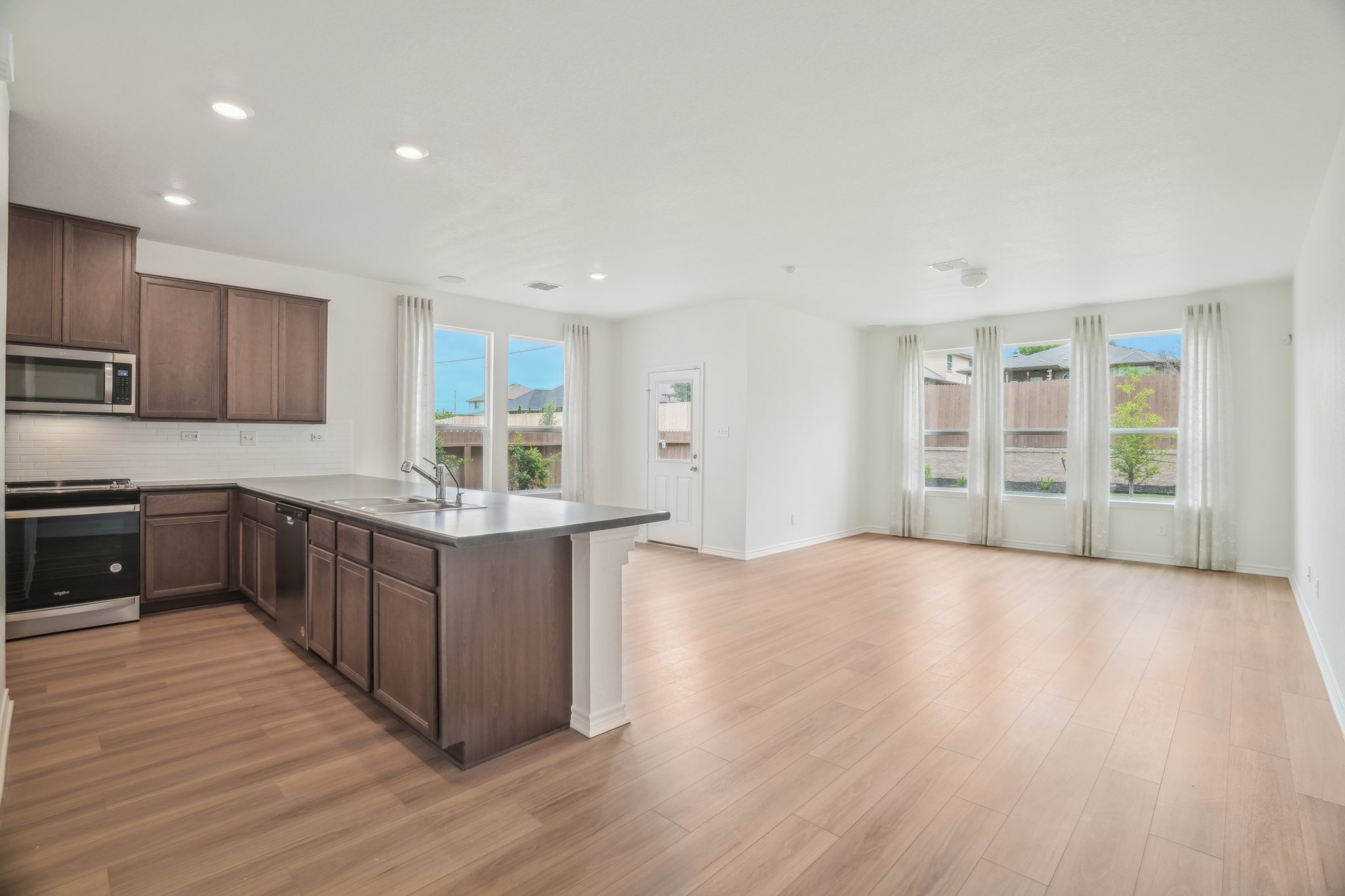 Lemonmint Pkwy-2504-008.jpg