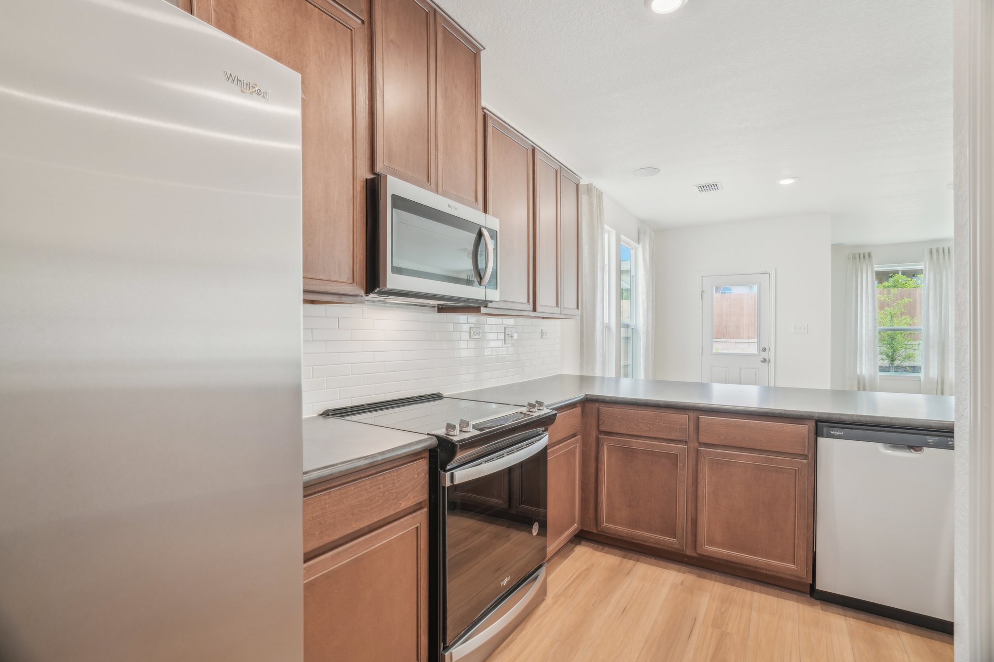 Lemonmint Pkwy-2504-012.jpg