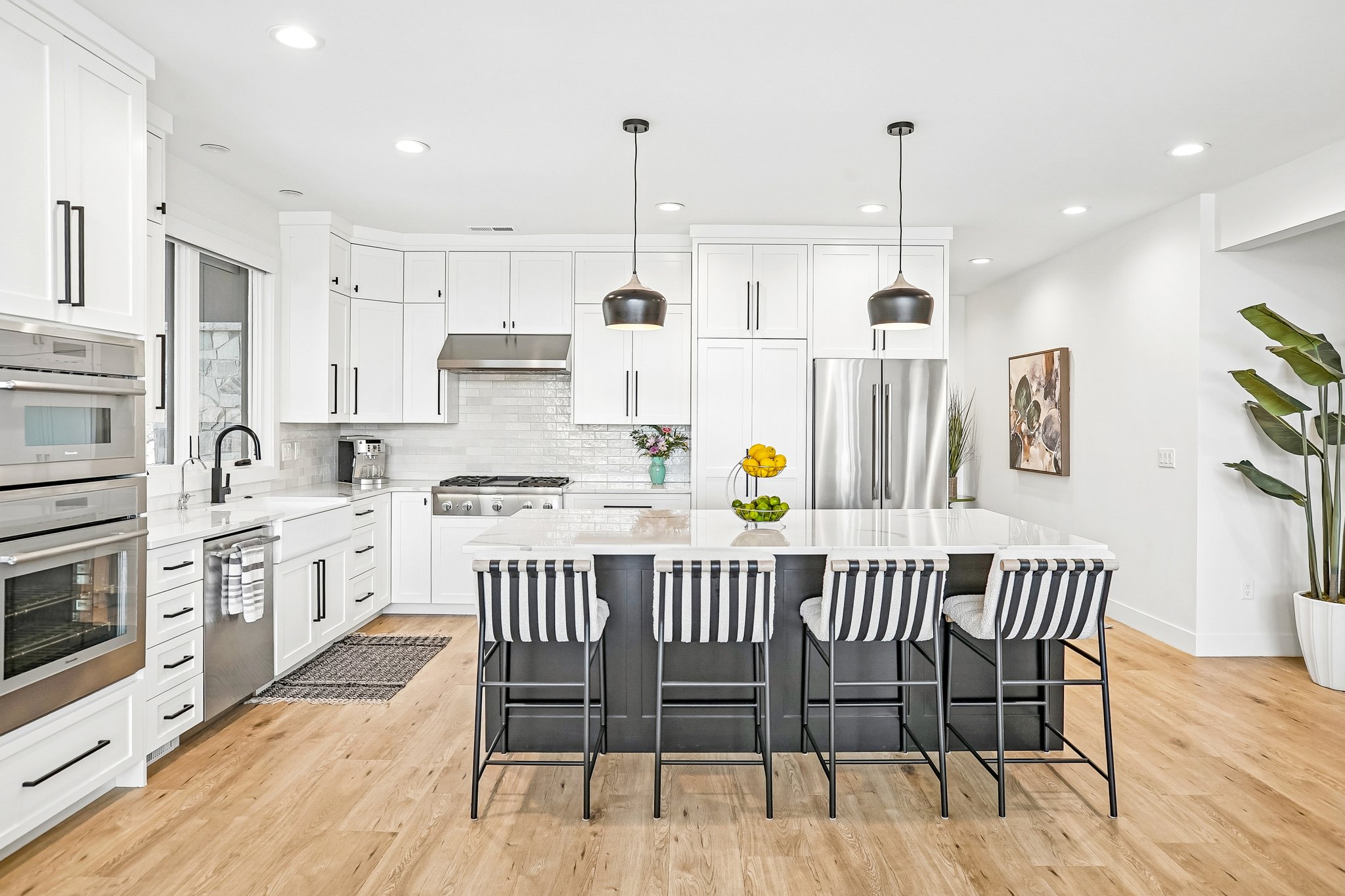White Tail Ct-S1405-018.jpg