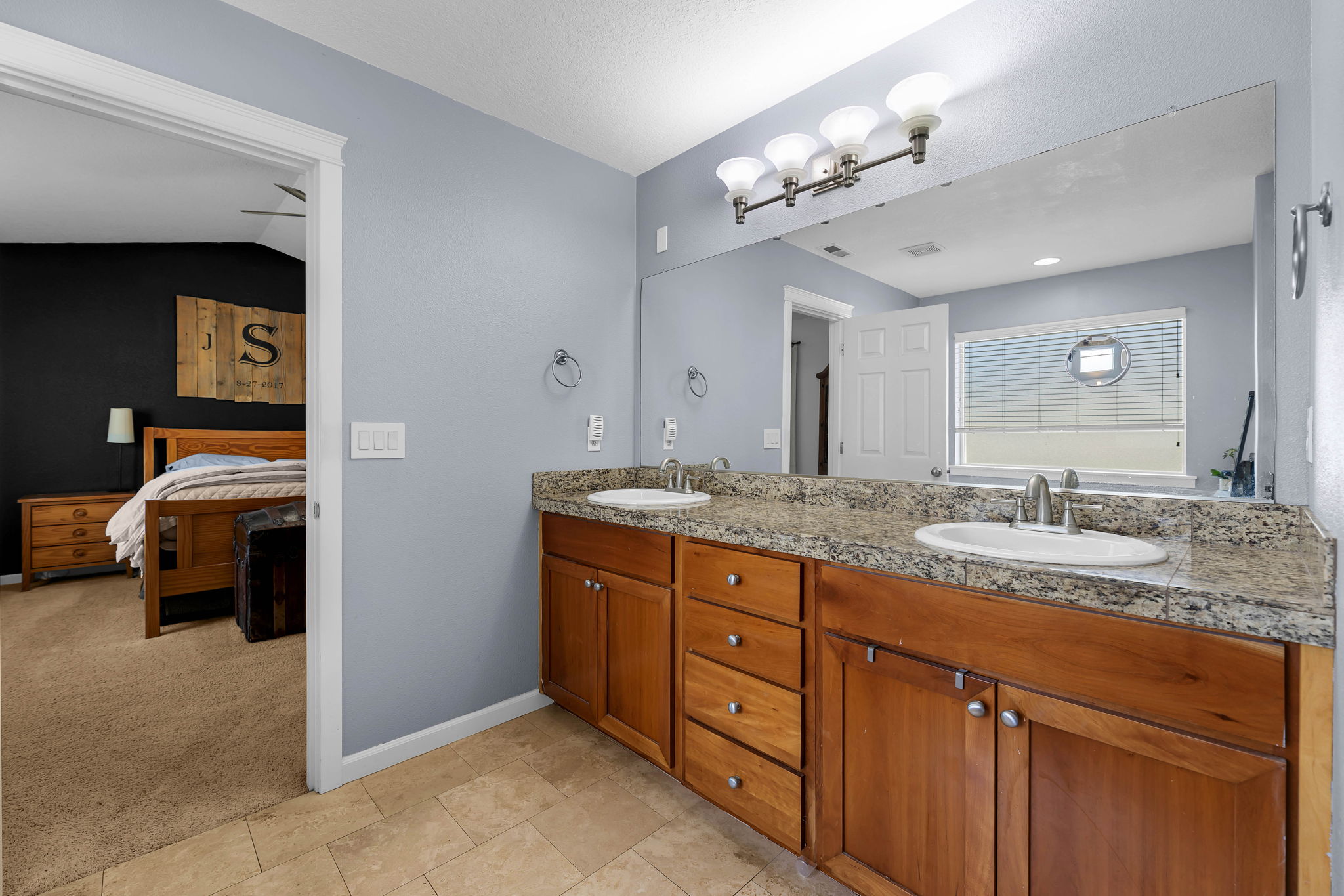  Photo 35