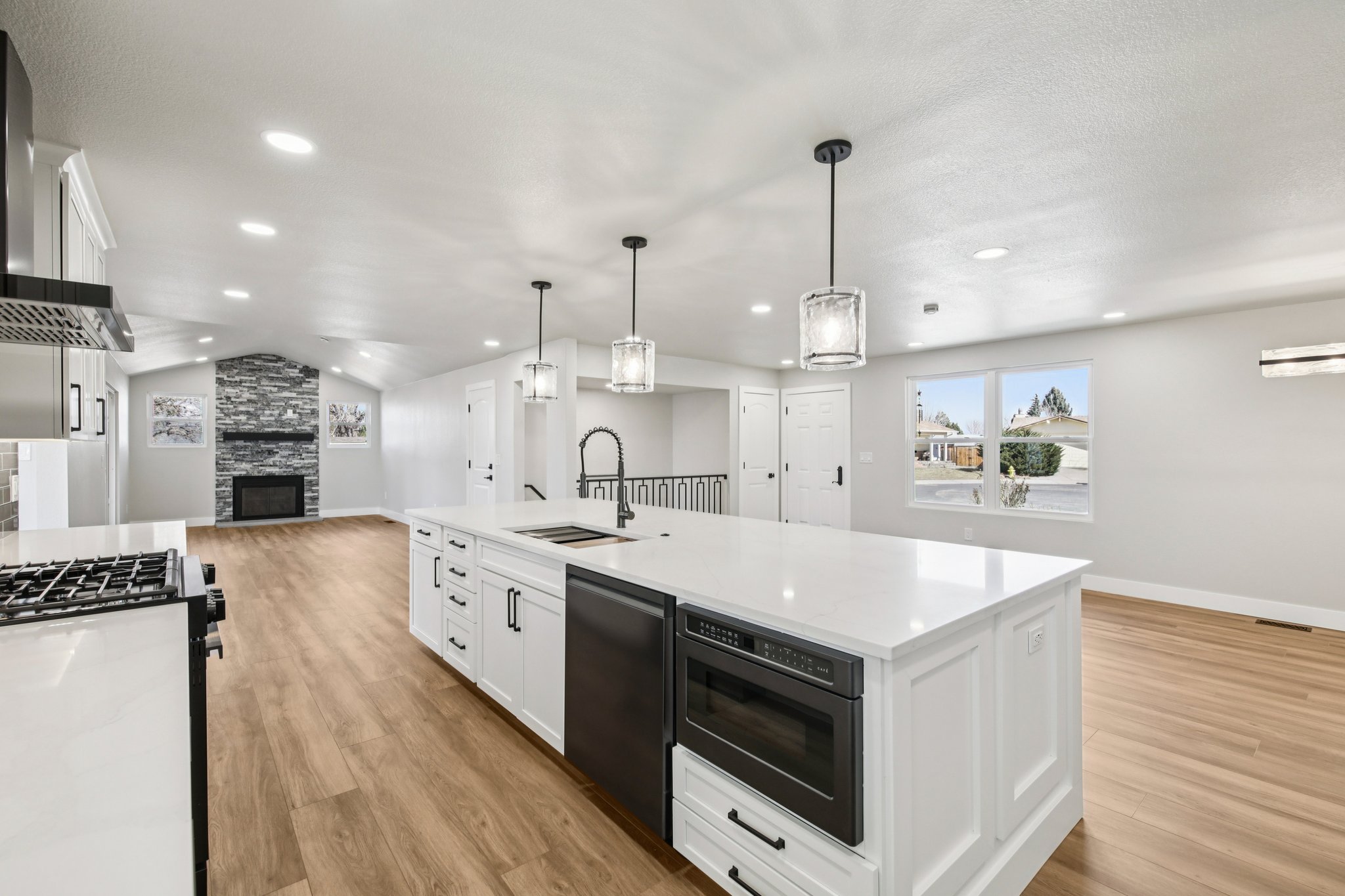 Goldenrod Cir-S1003-019.jpg