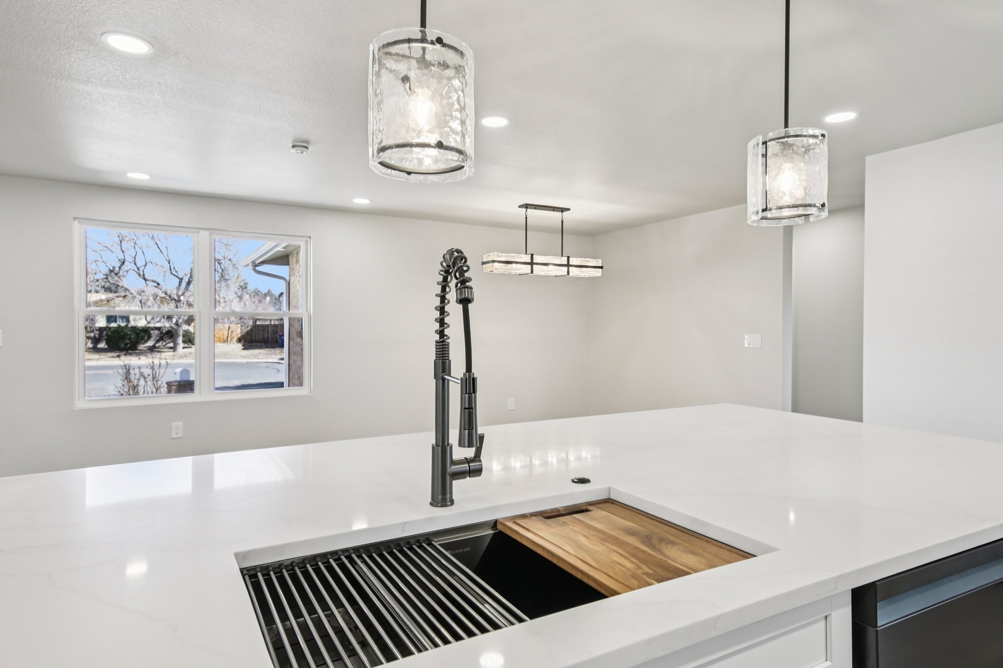 Goldenrod Cir-S1003-022.jpg