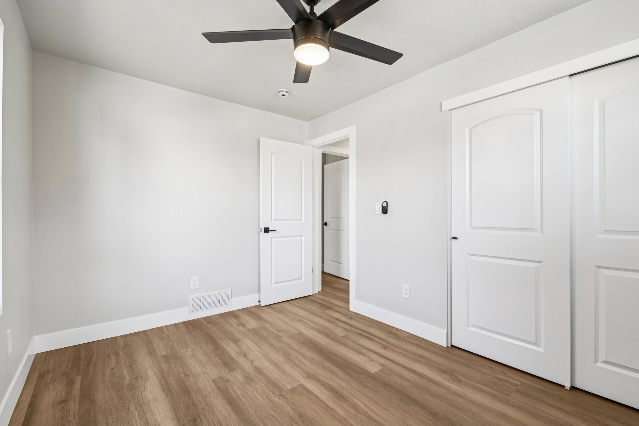 Goldenrod Cir-S1003-028.jpg