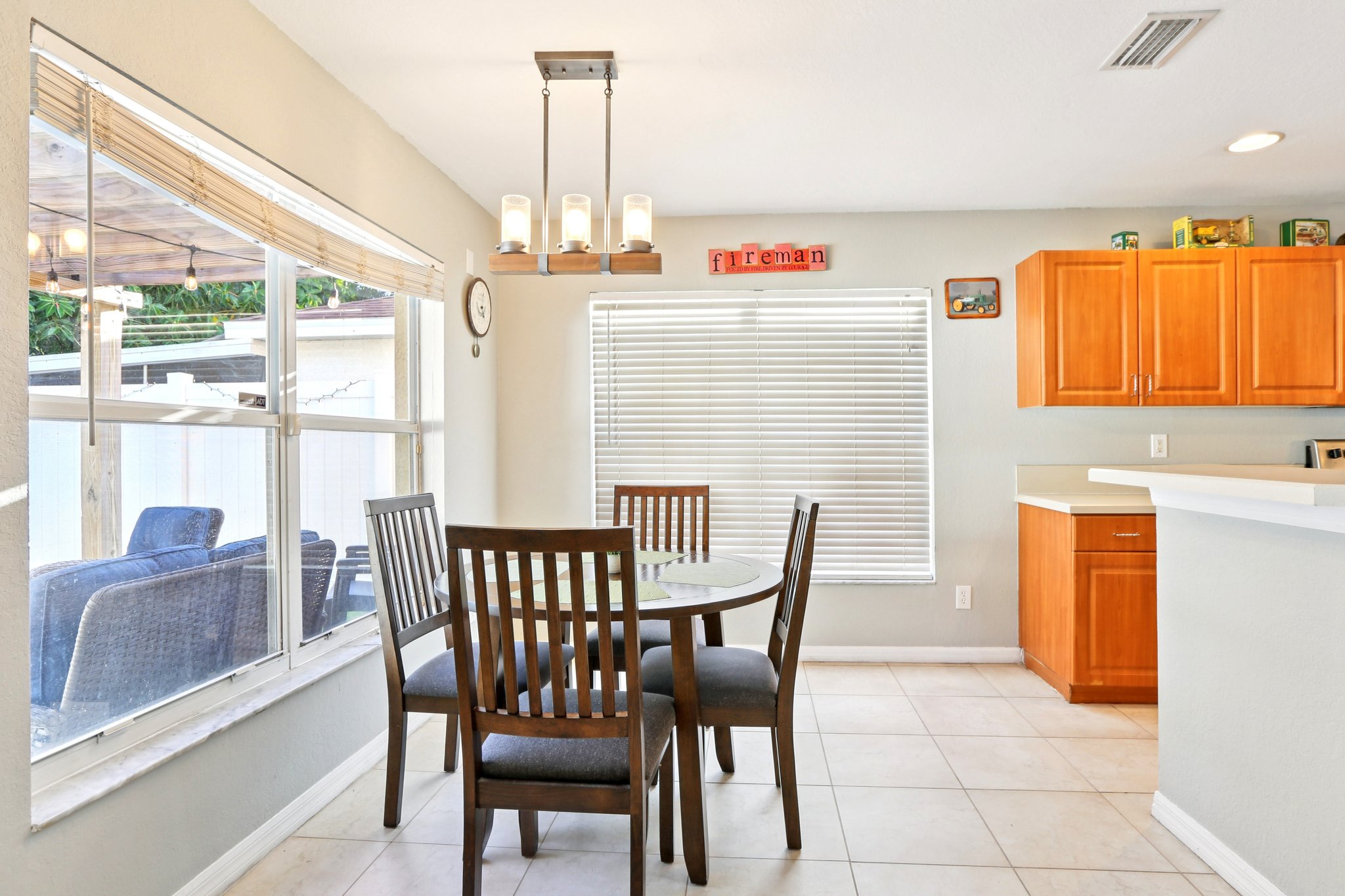 Crestlake Village Dr-S1510-020.jpg