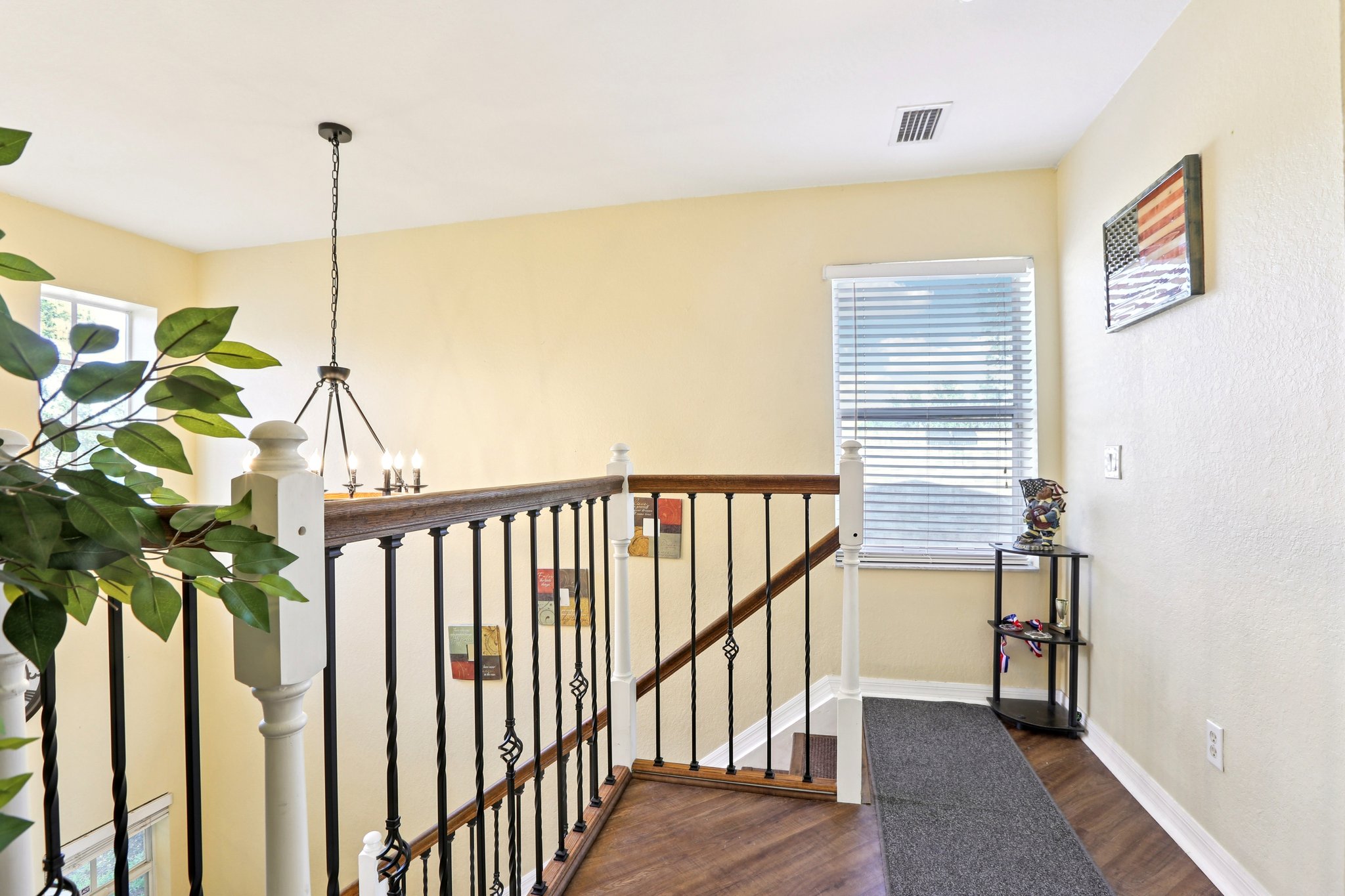 Crestlake Village Dr-S1510-026.jpg