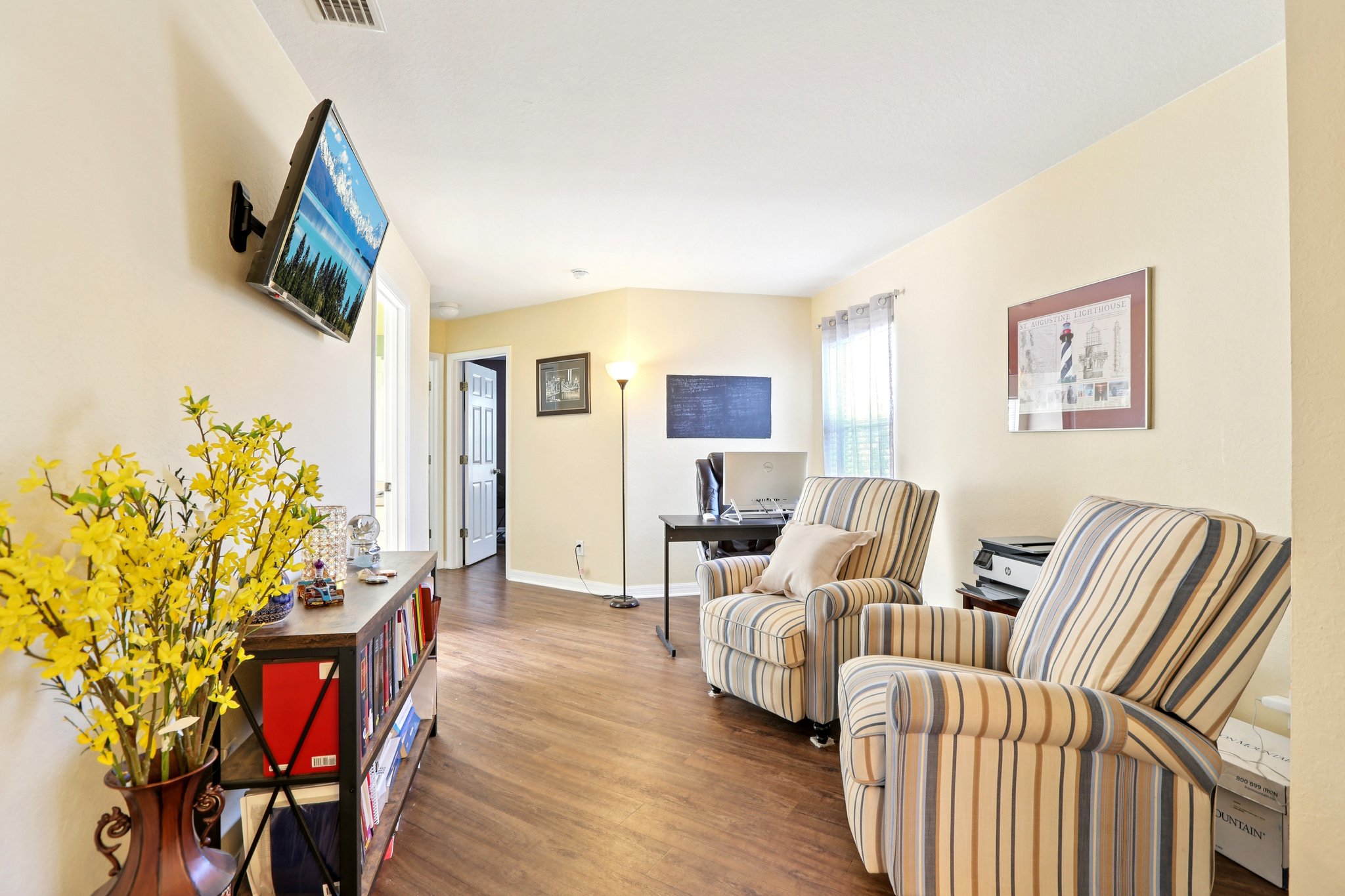Crestlake Village Dr-S1510-028.jpg