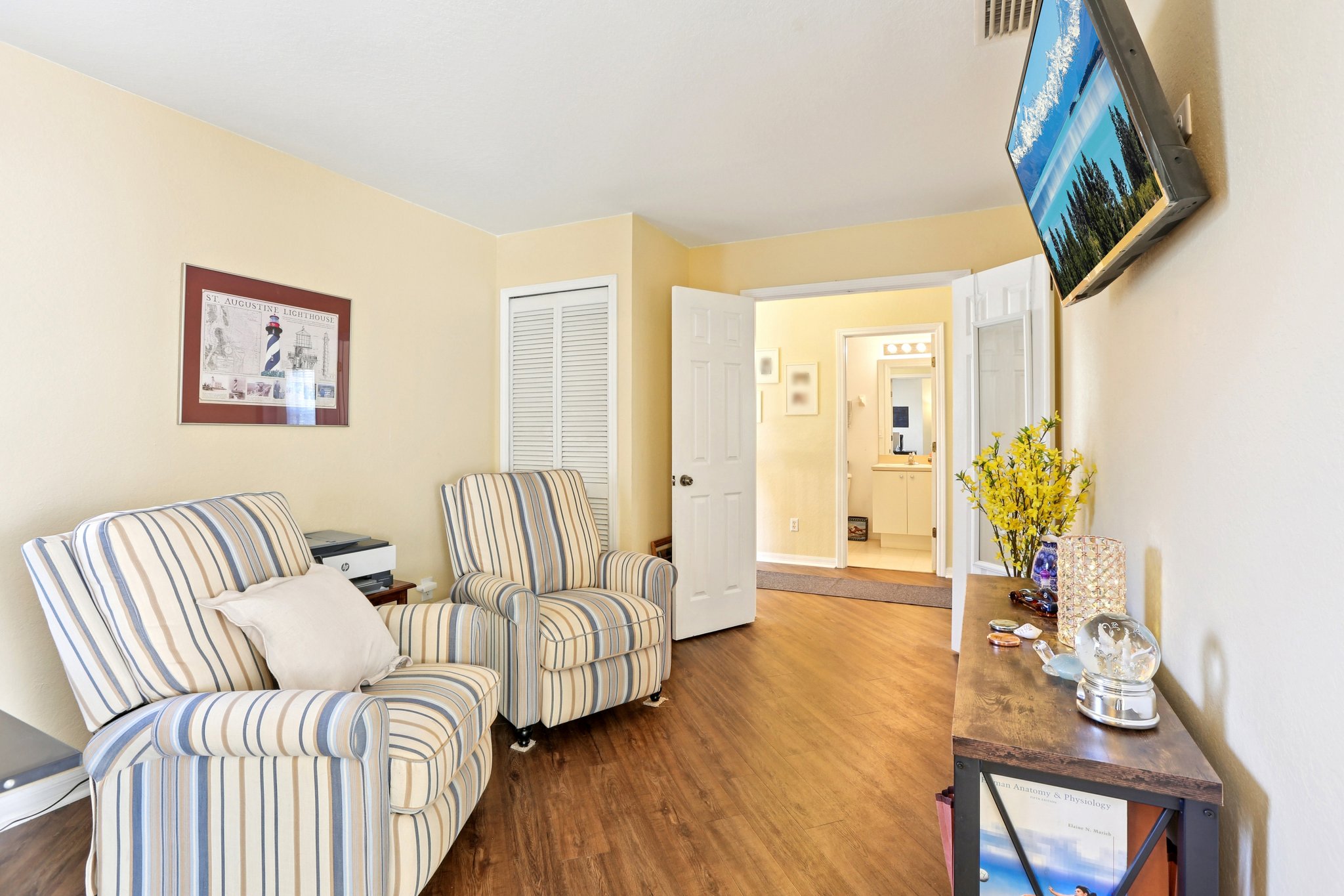 Crestlake Village Dr-S1510-030.jpg