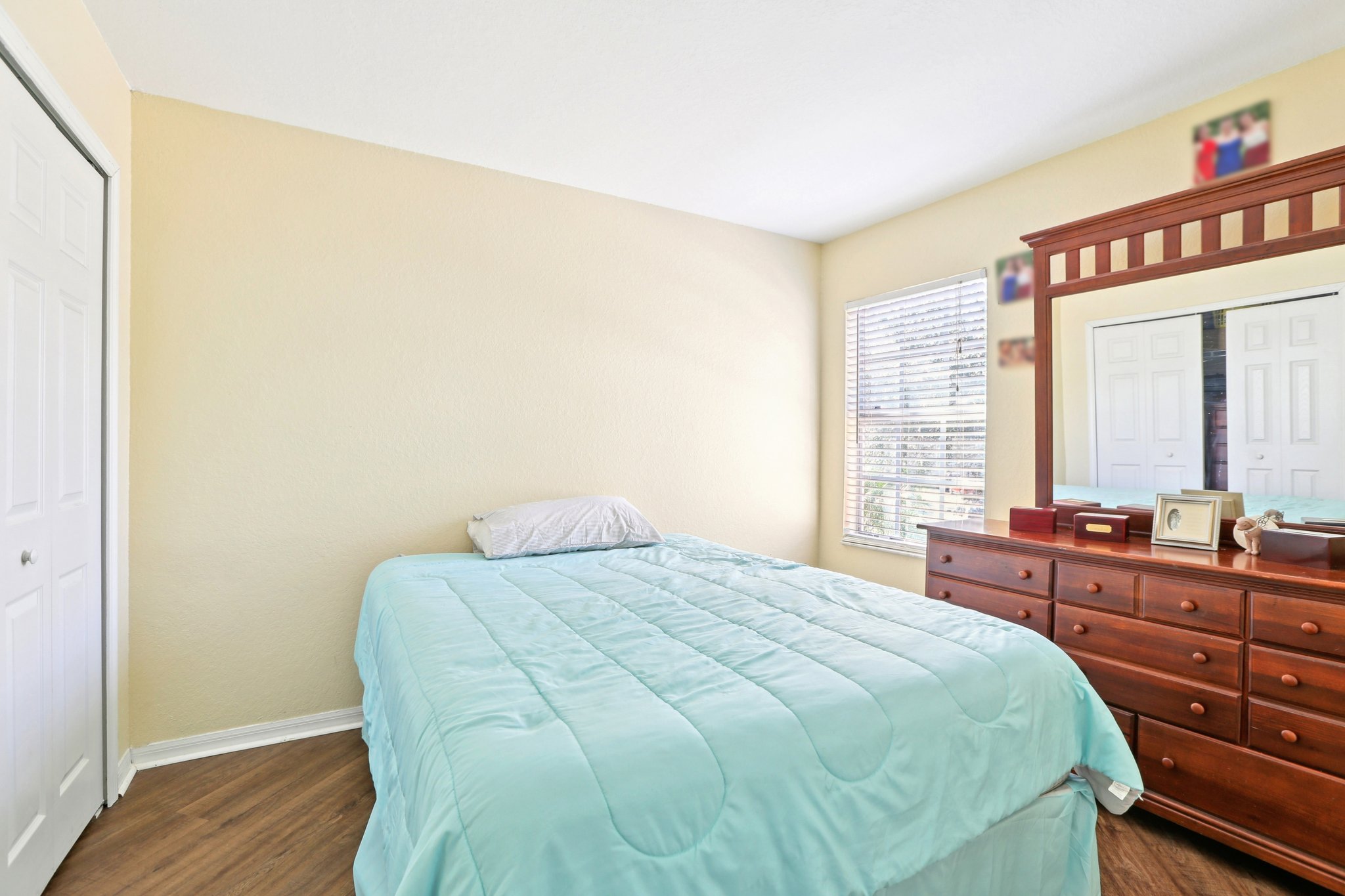 Crestlake Village Dr-S1510-037.jpg