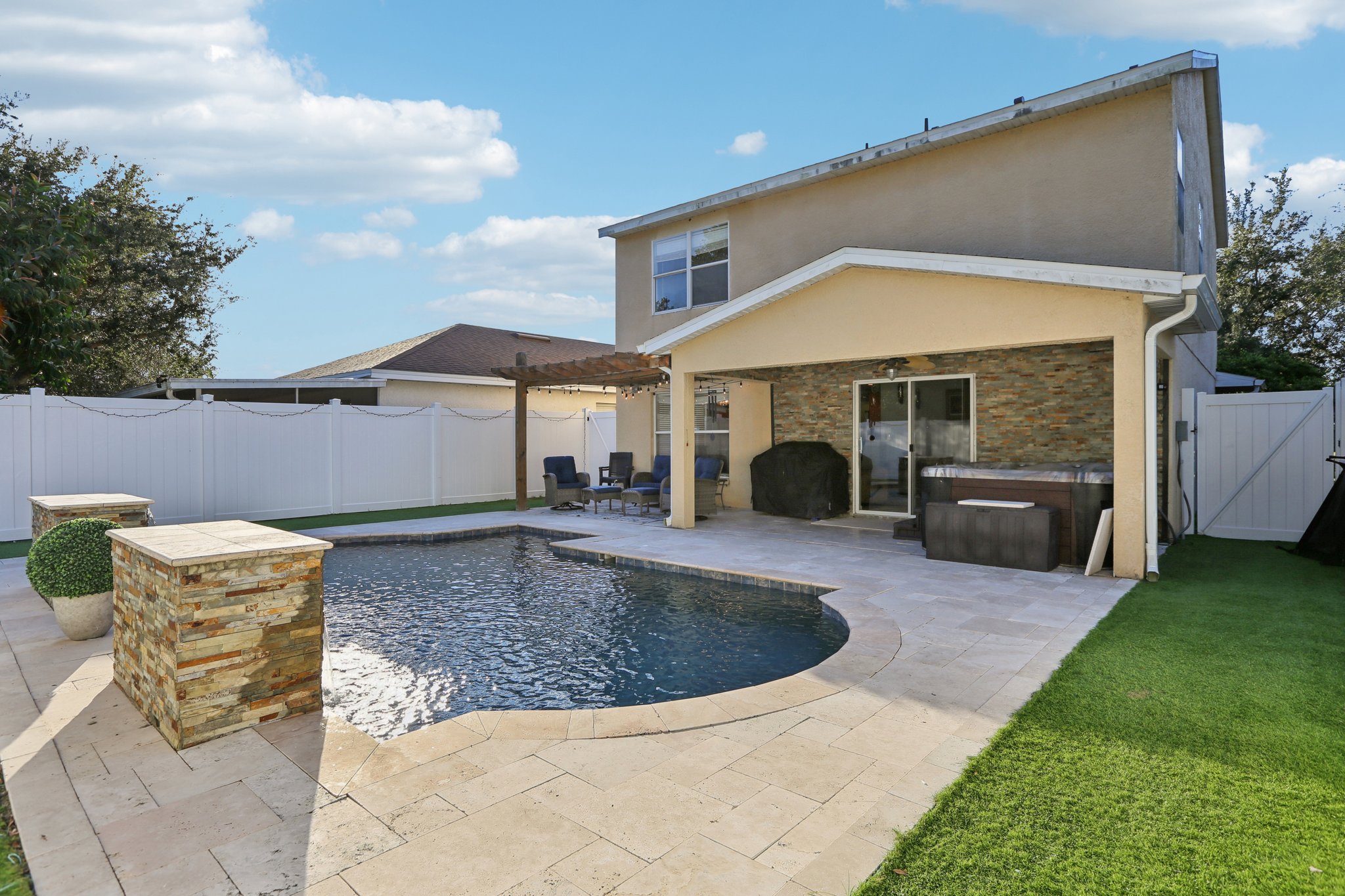 Crestlake Village Dr-S1510-057.jpg